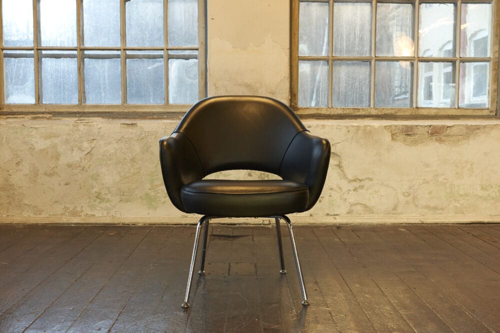 Saarinen Executive Armchair - Knoll