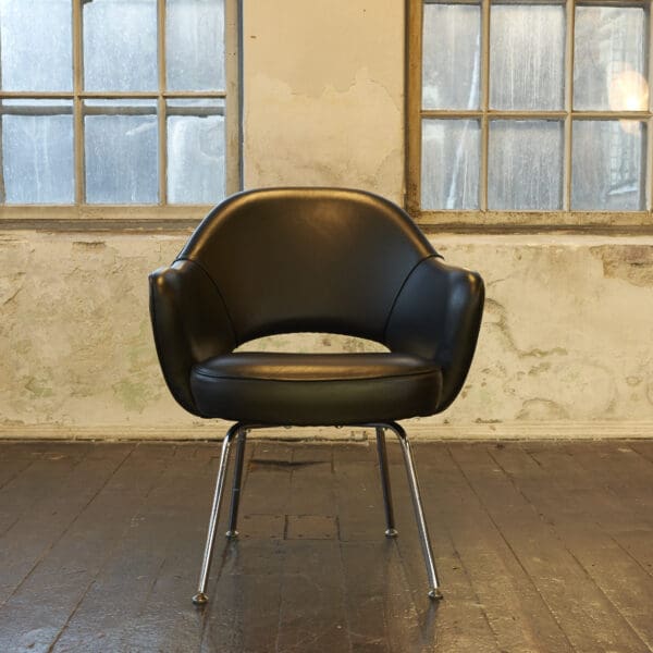 Saarinen Executive Armchair - Knoll