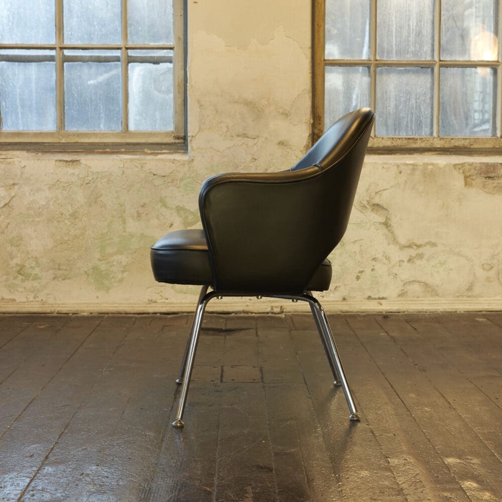 Saarinen Executive Armchair - Knoll - Image 3