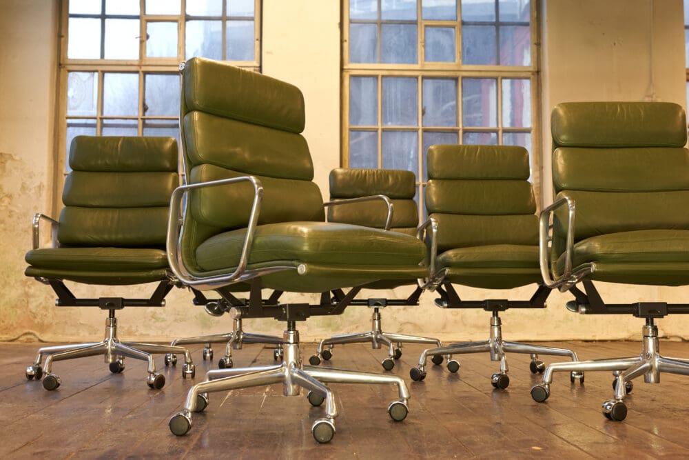 Eames Aluminum Group Soft Pad Executive Chairs - Image 7