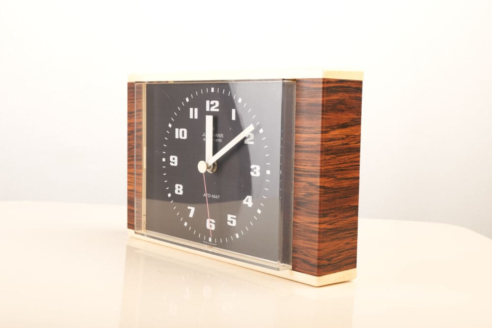 Junghans modernist wall clock - Image 4