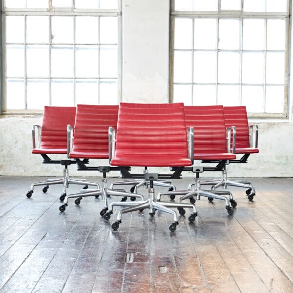 Eames Aluminum Group EA335