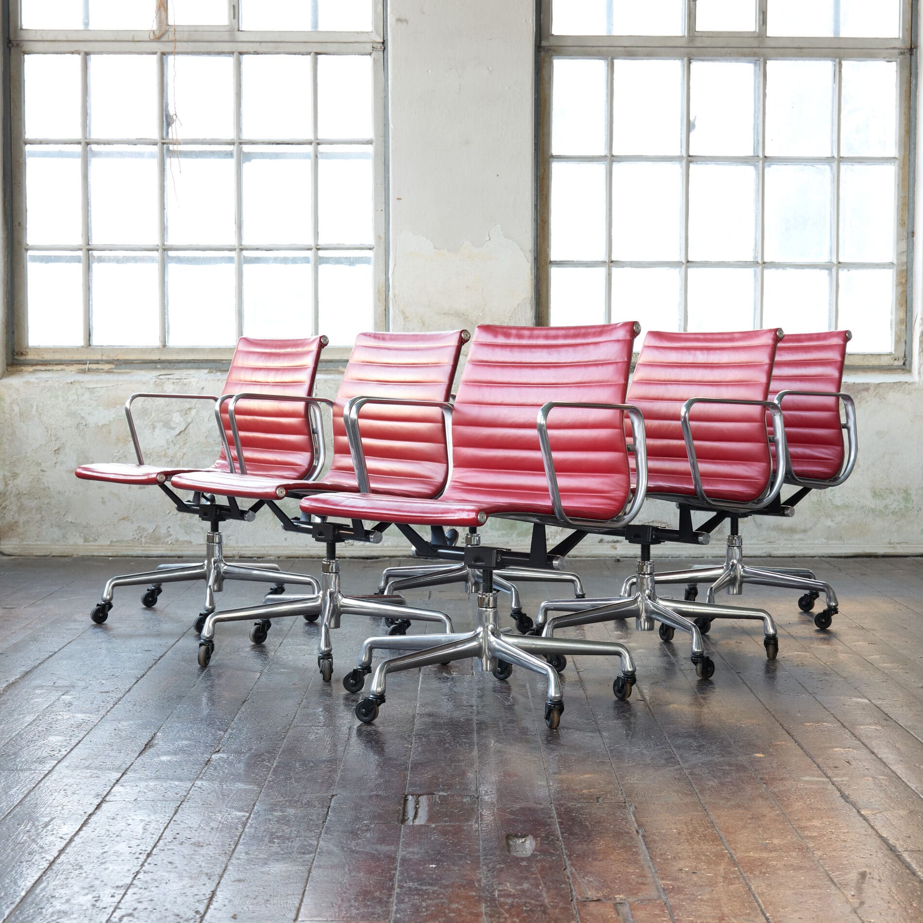 Eames Aluminum Group EA335 - Image 11