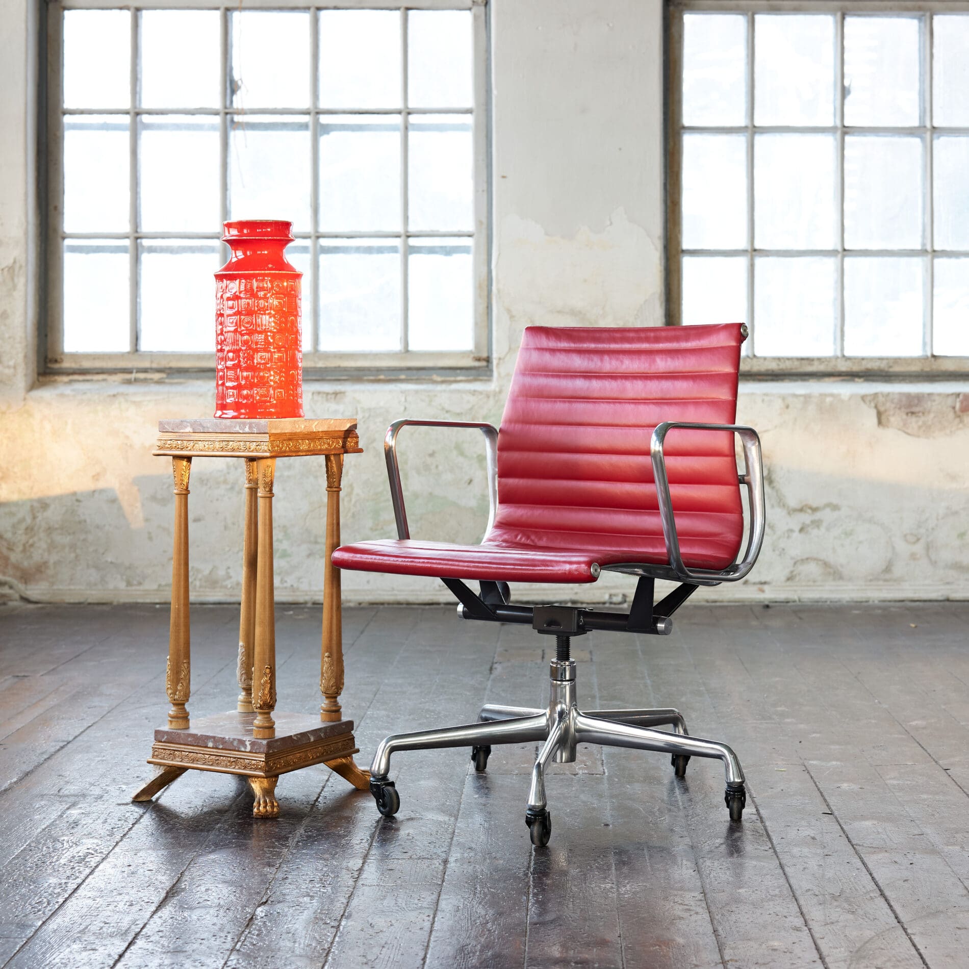 Eames Aluminum Group EA335 - Image 8