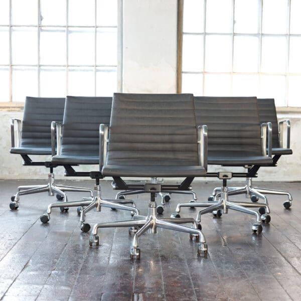 Eames Aluminum Group EA335